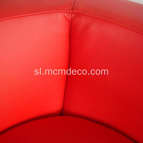 Rdeča moderna fotelja Jeffrey Bernett Tulip